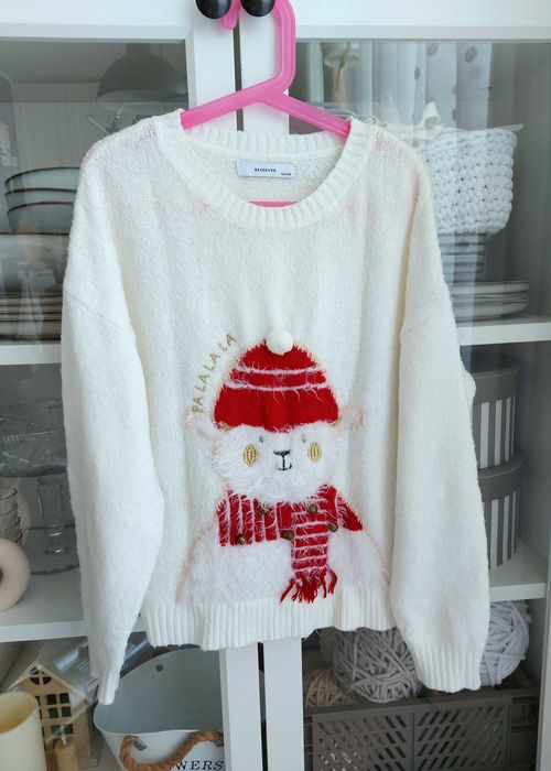RESERVED Sweterek zimowy z dzwoneczkami biały czerwony roz. 134