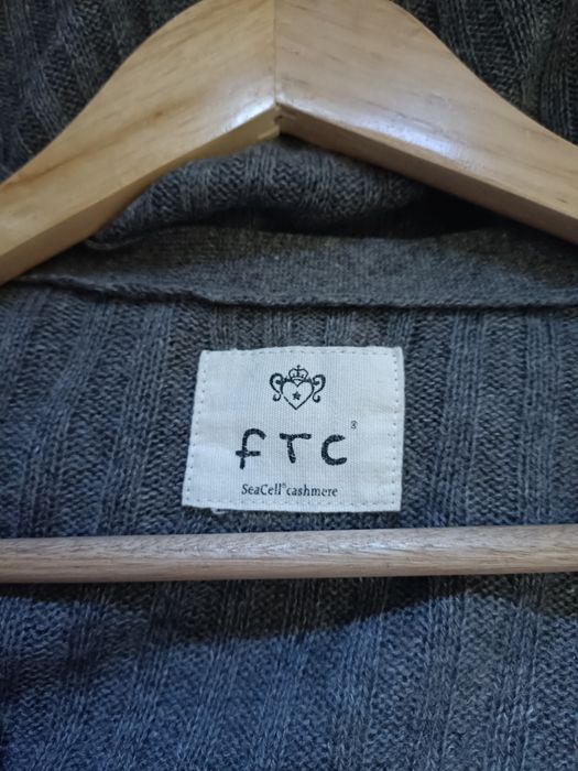 Sweter kaszmir FTC/Roz S/M
