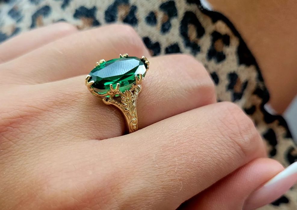 Pierścionek z żółtego 18k złota Szmaragdem vrc084y18k Vint Art Deco P