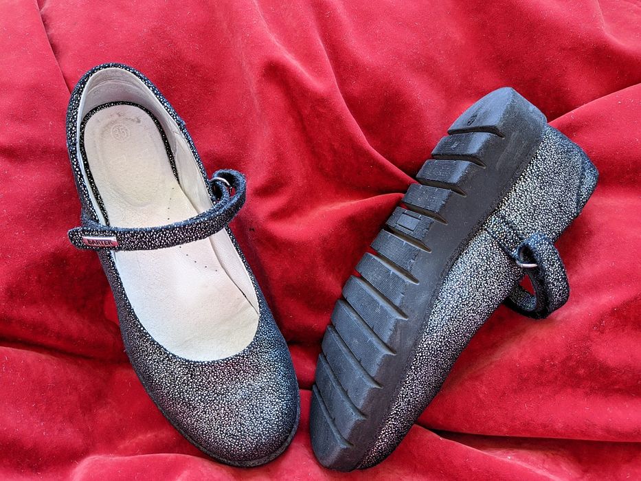 Почти новые Туфли BARTEK 35р., кожаные с сверкающим переливом