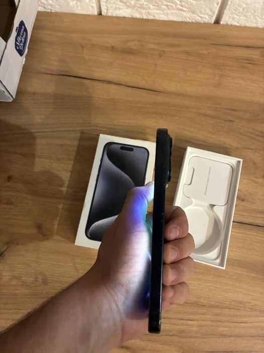Iphone 15 pro 256 gb 100% kondycji