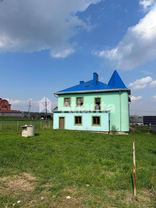 Продається просторий будинок у с. Кам’яна