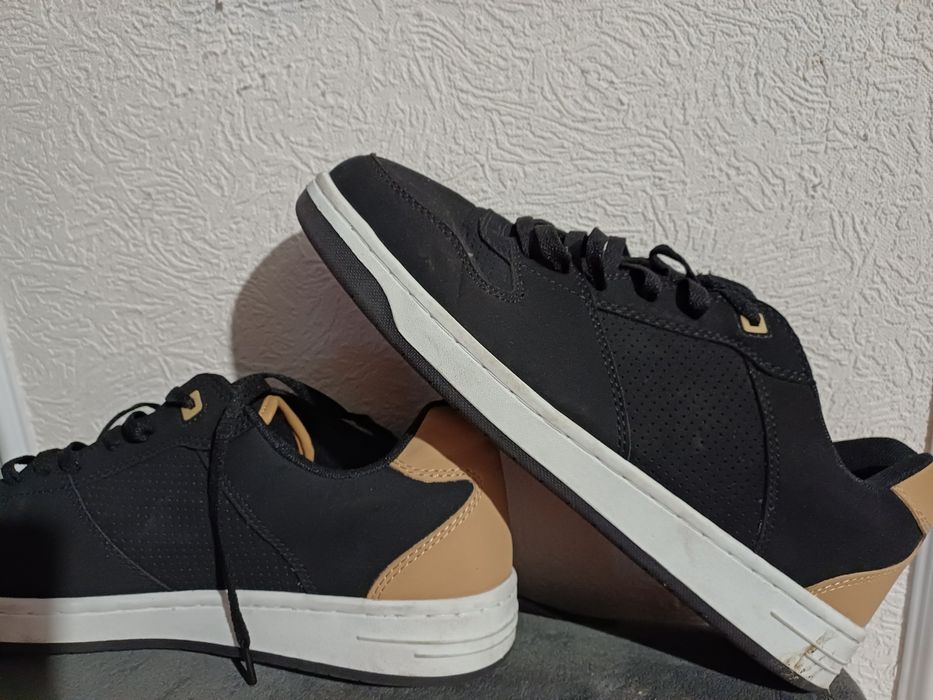 Кросівки чоловічі  нові