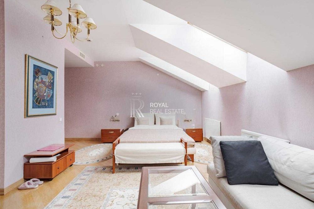 Продаж Квартира 5кім. 325м2 вул. Софіївська Дворівнева Газ Метро