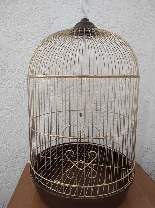 Гарна клітка для папуги