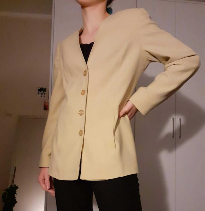 beżowa marynarka vintage