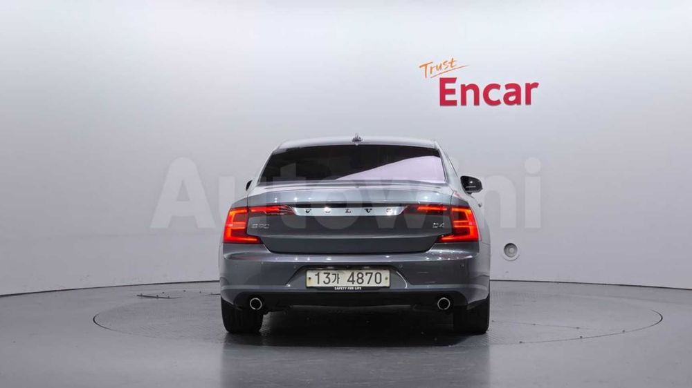 2018 Volvo S90 Momentum Дизель