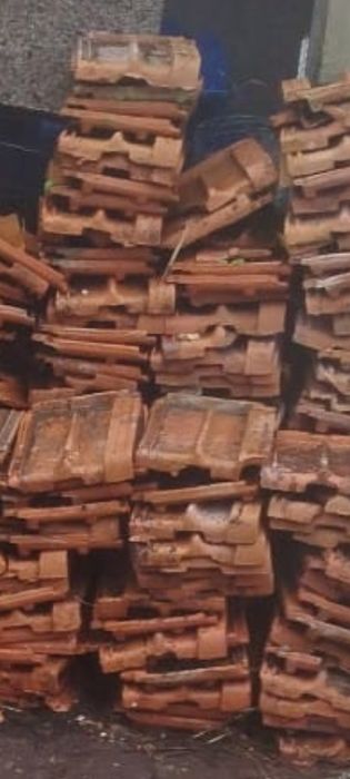 Dou Telha Marselha  usada - camarnal cerâmica do areal nazare