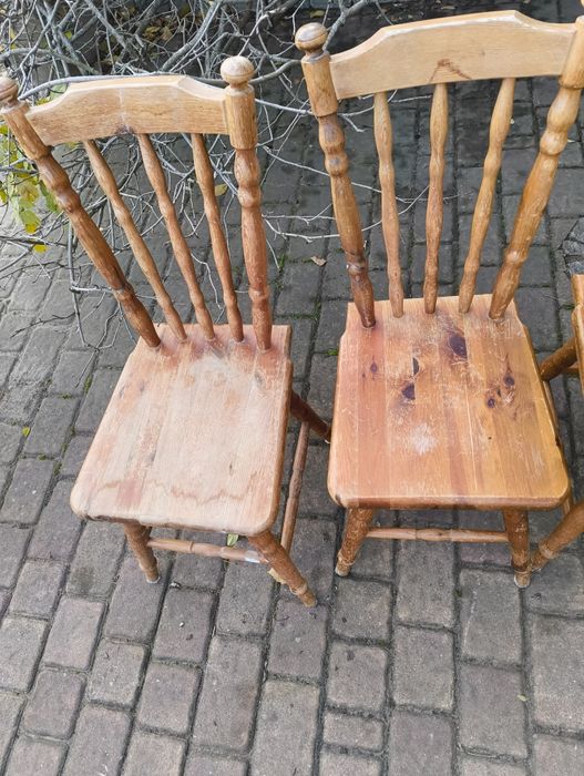 Drewniane krzesła PRL-U