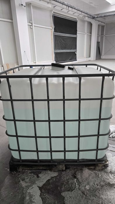 Zapasy i materiały - kartony, butelki, nakrętki, etykiety