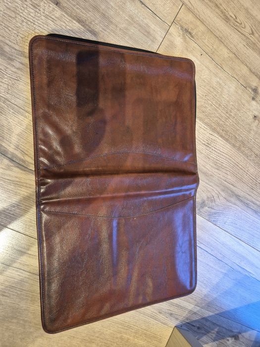 Duża skórzana aktówka na dokumenty A4