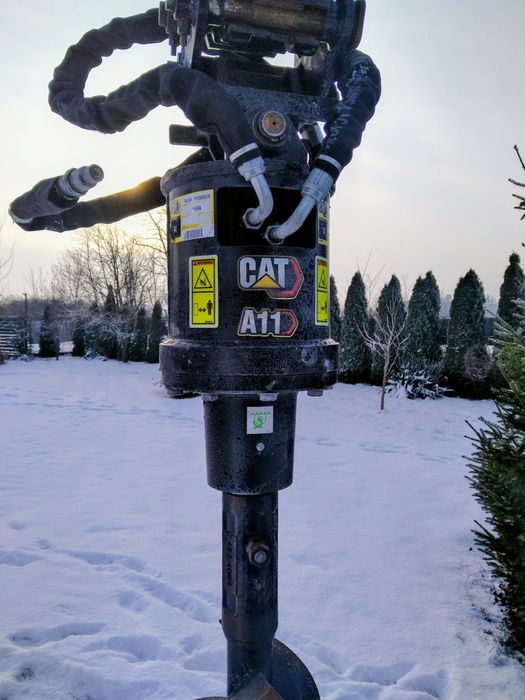 Minikoparka caterpillar 302.7 + wiertnica