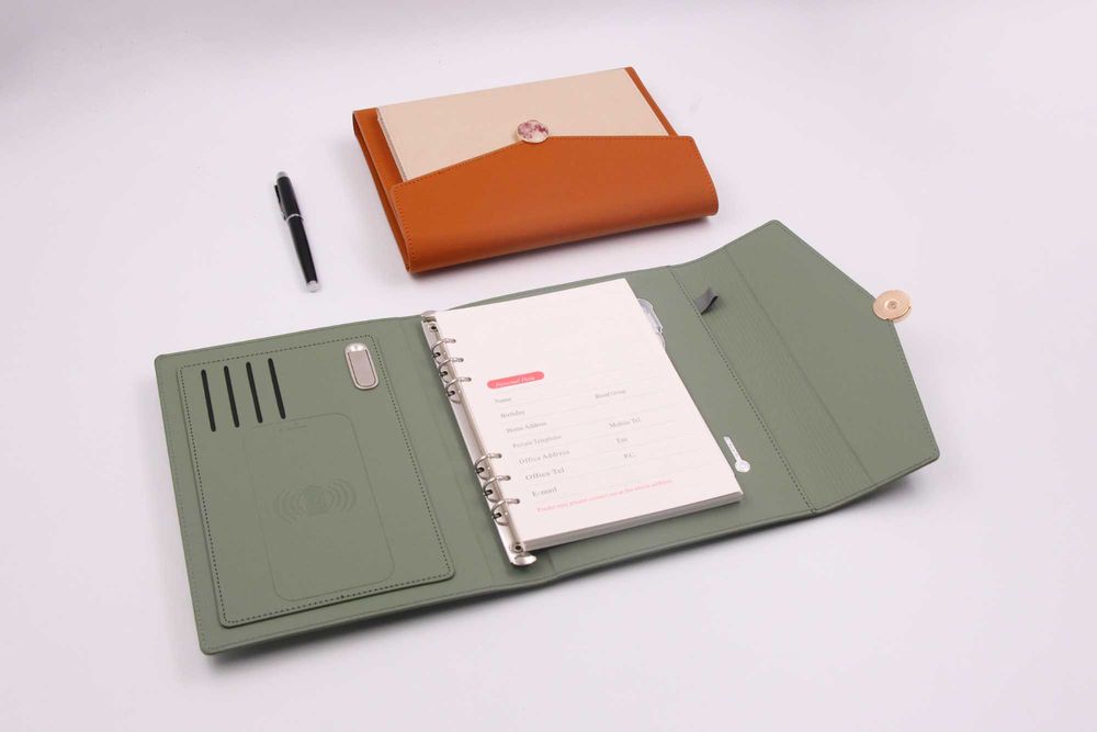 Клатч - смарт щоденник блокнот з зарядкою, Power Bank, USB-флешкою
