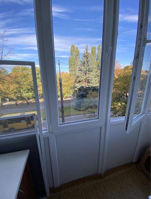 Сдам 1-ком студию . Правый берег . СВЕТ есть . Центр в 15 мин