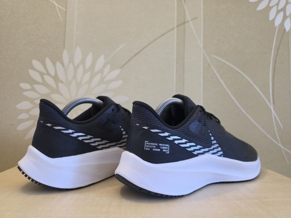 Кросівки чоловічі Nike Quest 3 Shield оригінал розмір 42