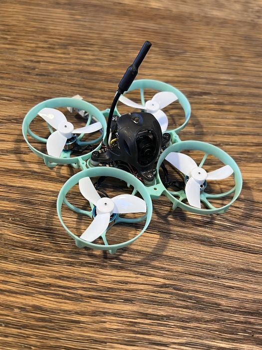 Dron fpv BetaFpv meteor 65 analog tinywhoop