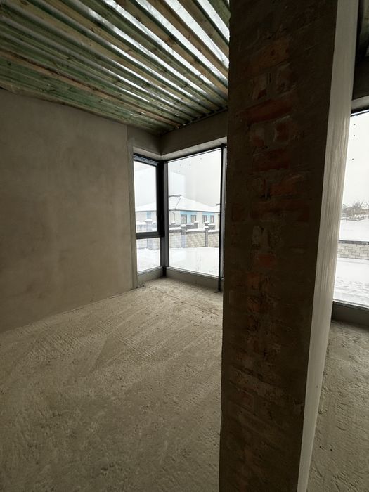 р Новобудова американка з панорамними вікнами