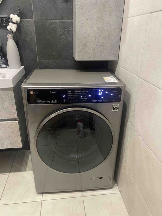 Пральна/стиральная машина  LG F2J3HS8J, вузька