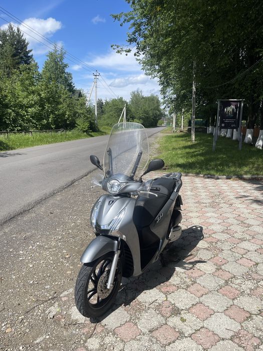 Honda sh 150.