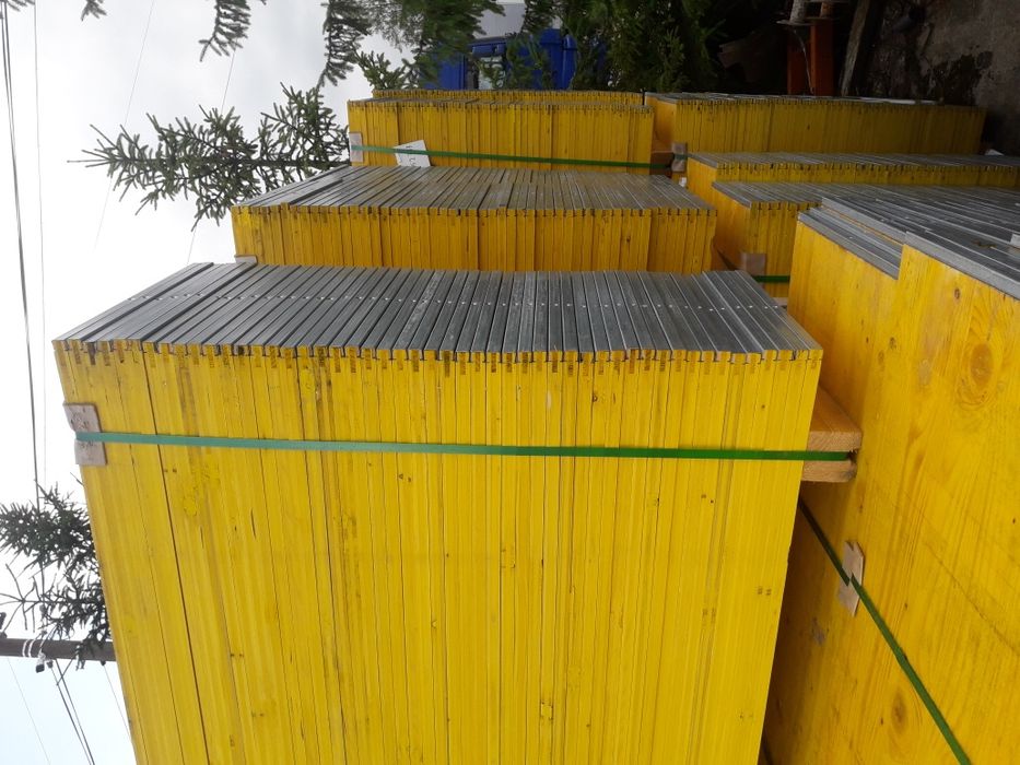 Dzwigary korony Trojnogi stemple