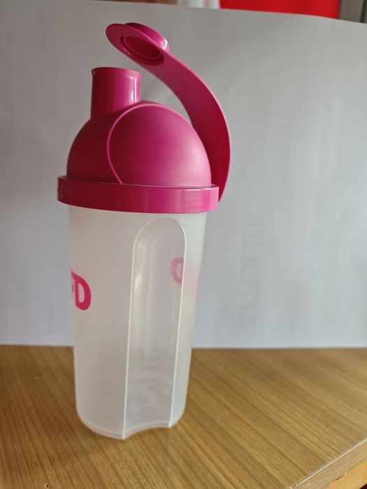 Shaker KFD z sitkiem różowy
