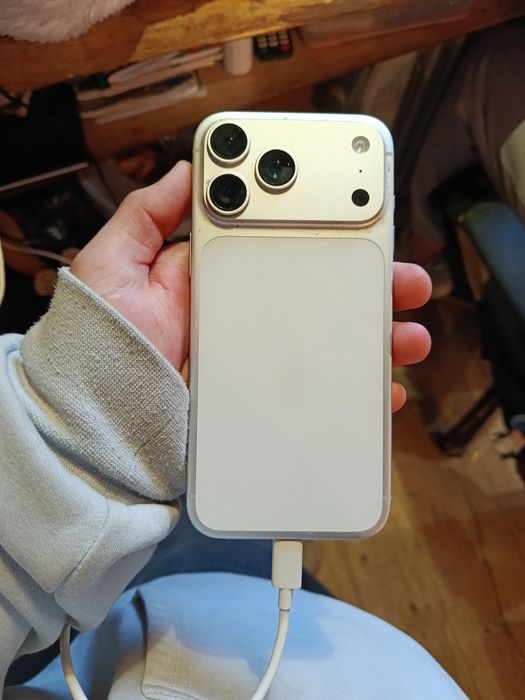 Wymienię iPhone 17 pro max
