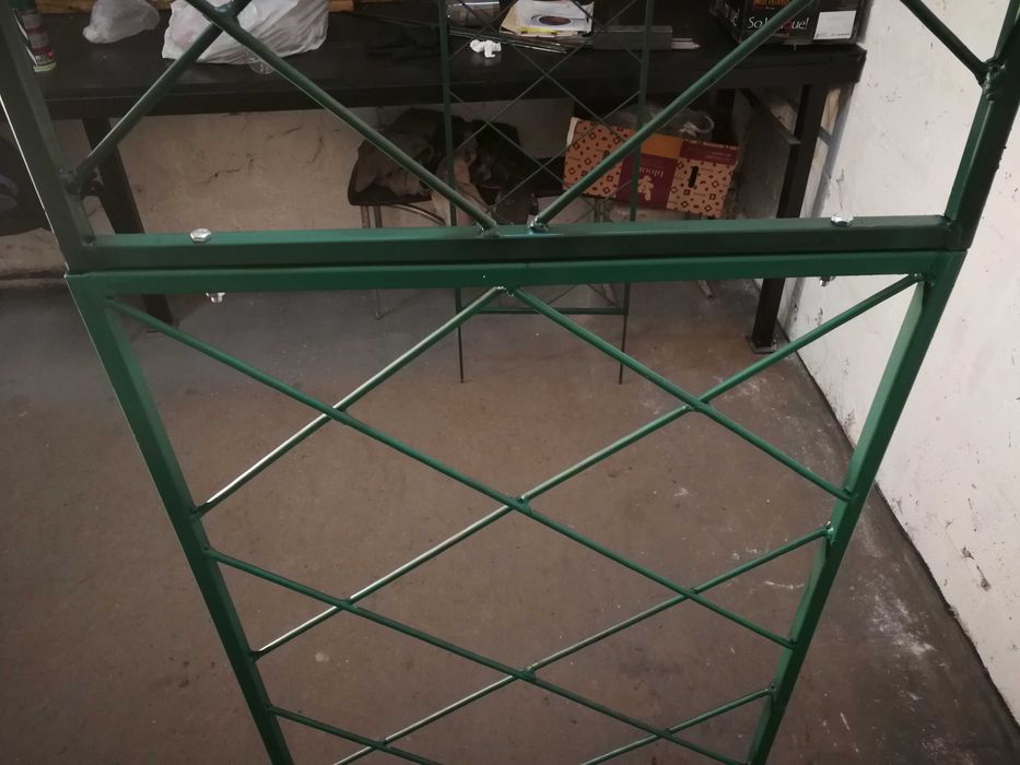 Арка для квітів. Садова арка. Арка для роз