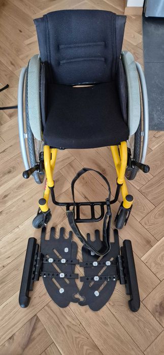 Wózek GTM z podłokietnikami