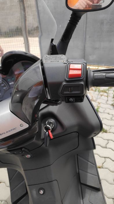 Aprilia atlantic como nova