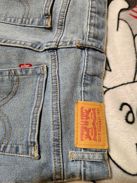 Джинси  levis  .
