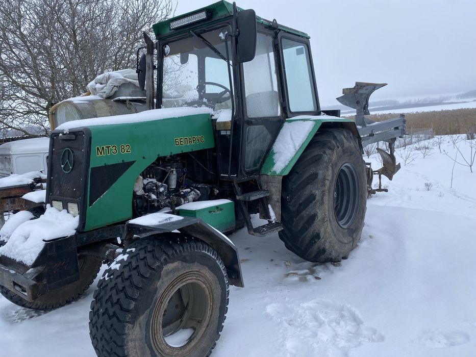 Трактор мтз 80.