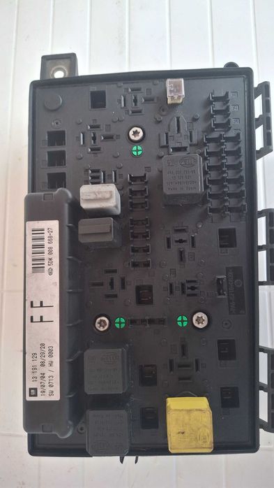 Vendo caixa de fusíveis e reles do astra H