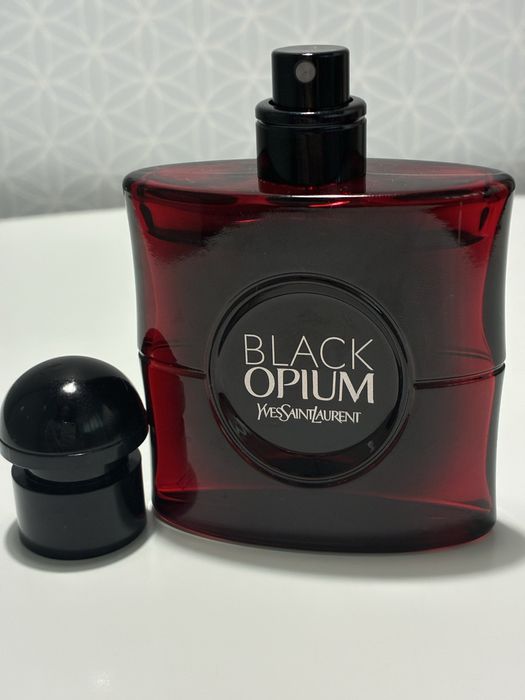Black Opium Over Red Yves Saint Laurent