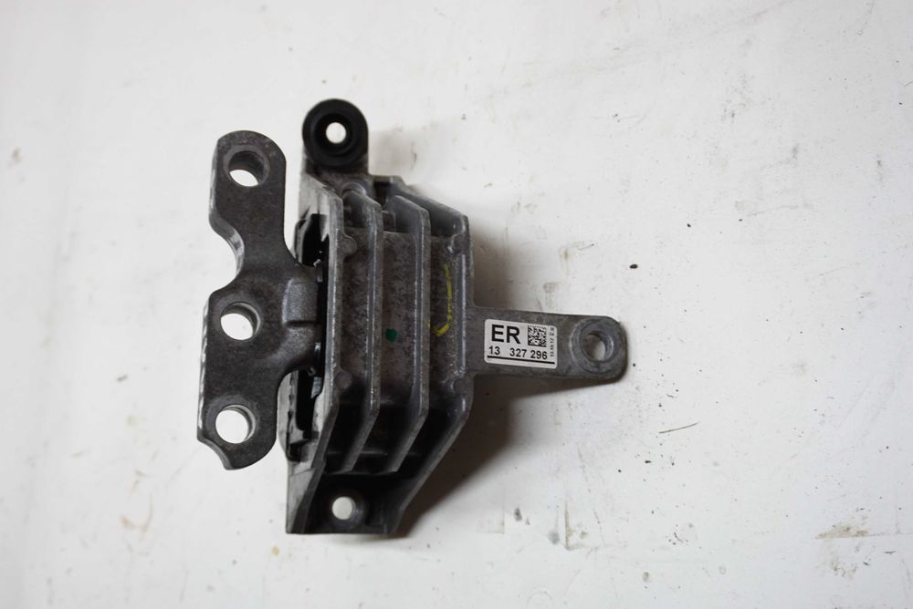 Подушка права двигуна\мотора Chevrolet Malibu\Шевроле Малібу 8 USA 2.5