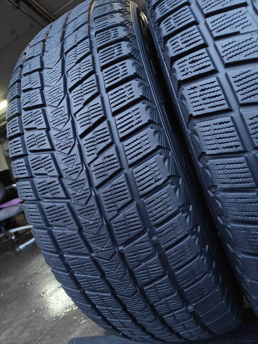 R16 245 70 шини зимові Nexen Winguard Ice SUV Корея