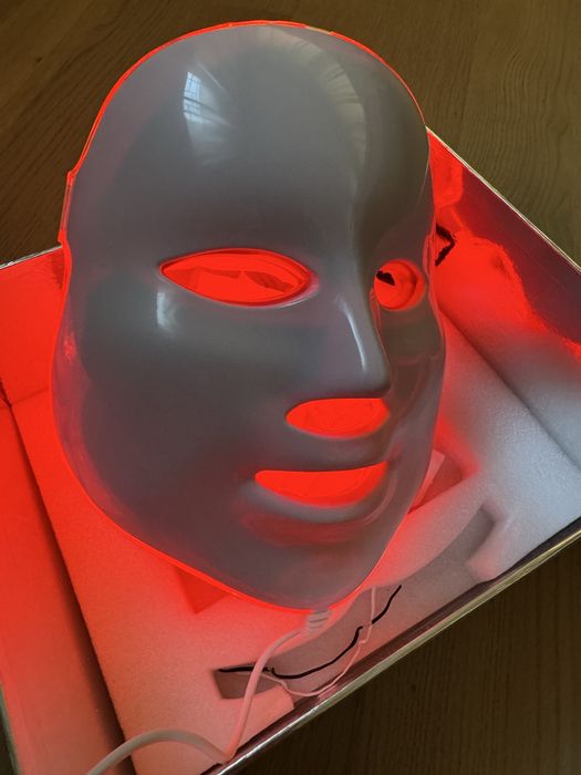 Світлодіодна LED-маска для обличчя