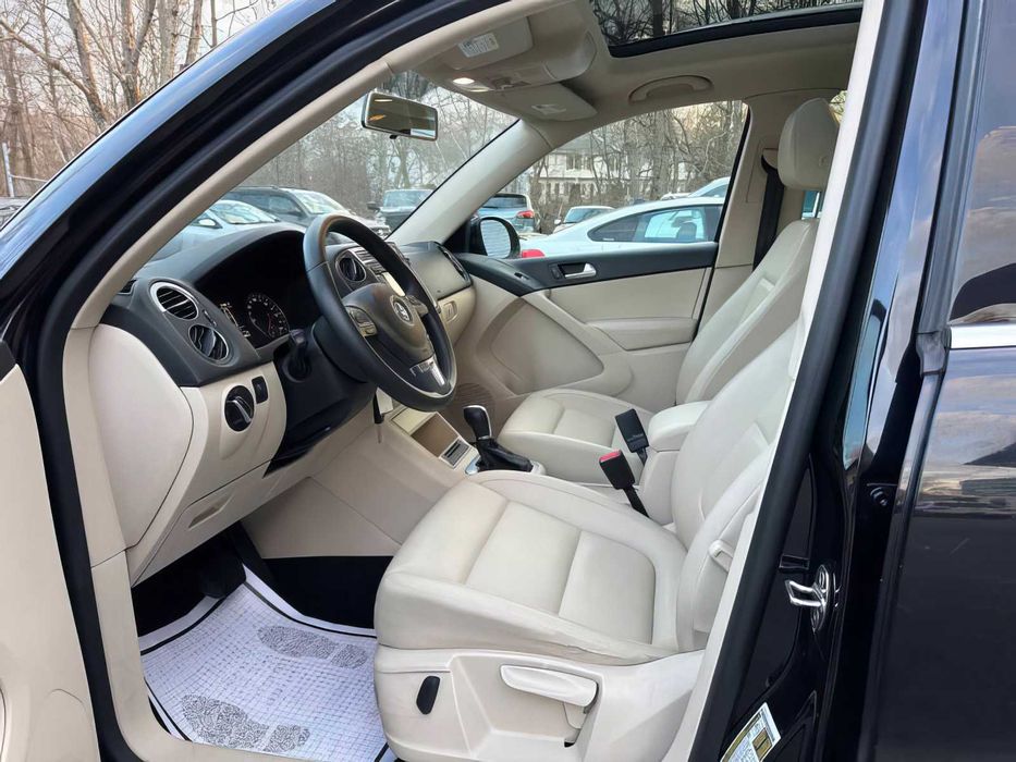 Volkswagen Tiguan SE 4Motion      2013