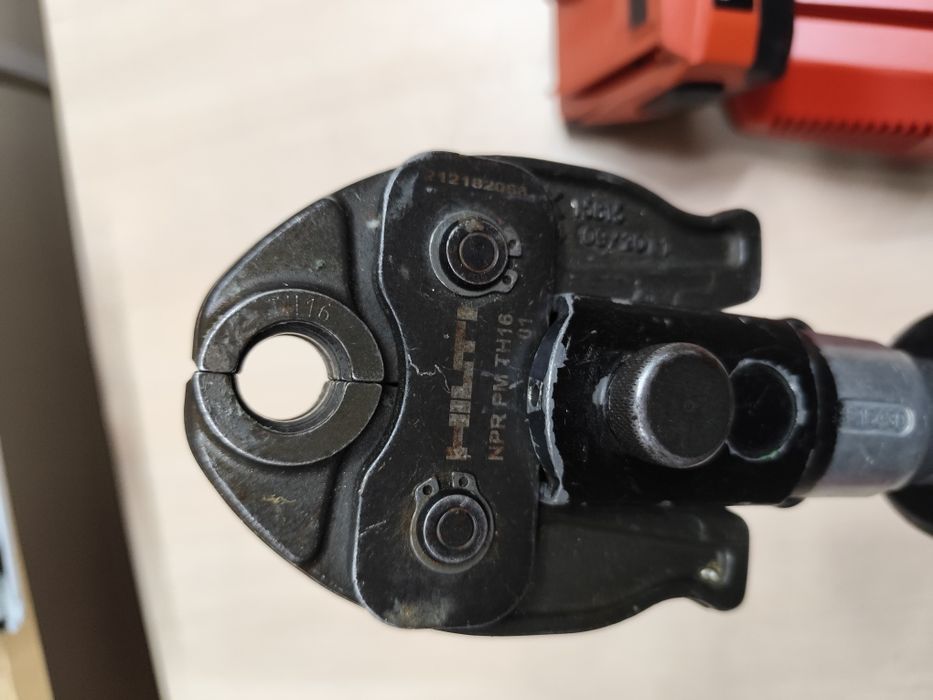 Hilti NPR 19-A акумуляторний гідравлічний прес Хілті оригінал