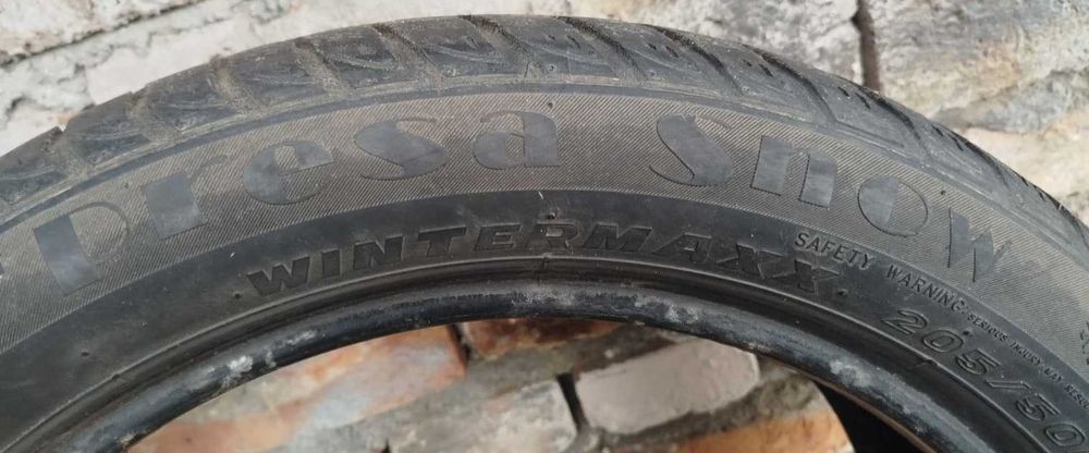 Зимова гума Maxxis PresaSnow 205/50/R17 2010г 5.0-5.5мм