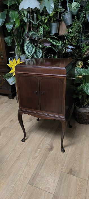 Patefon/gramofon mechaniczny szafkowy AXIAL z okresu międzywojennego