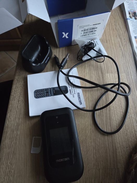 Telefon Maxcom MM827