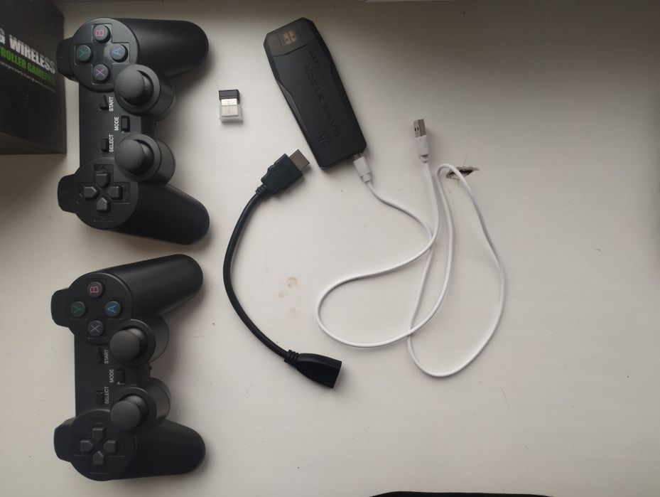 Продам игровую приставку