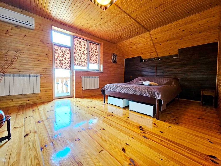 Продається добротний цегляний будинок на околиці м.Стрий...