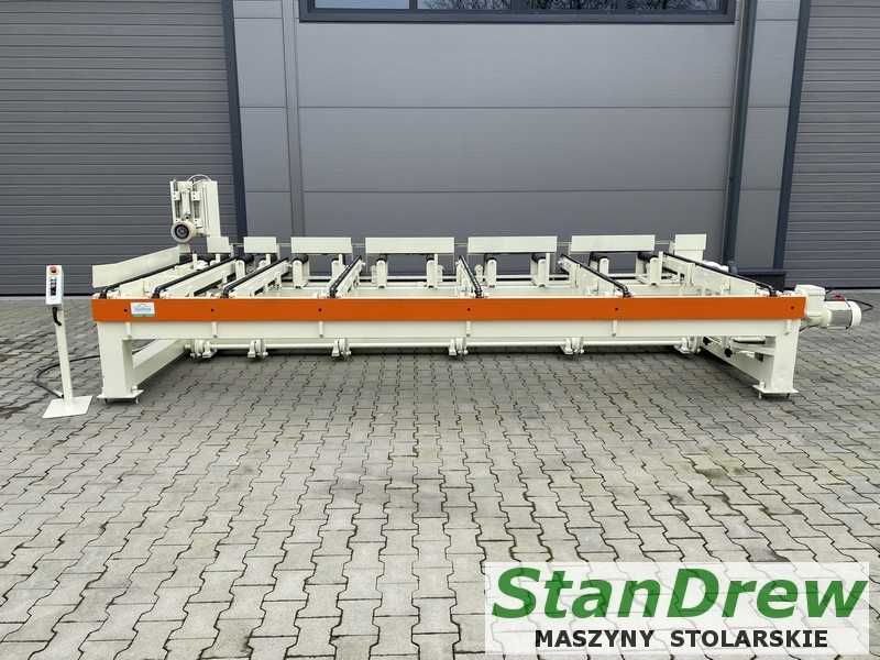 Podajnik do strugarki czterostronnej z napędem