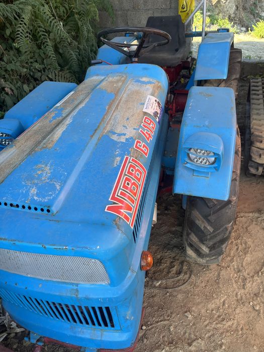 Tractor Nibbi 4x4 com matrícula