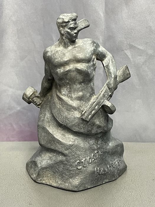 Скульптура Стоять Насмерть СССР