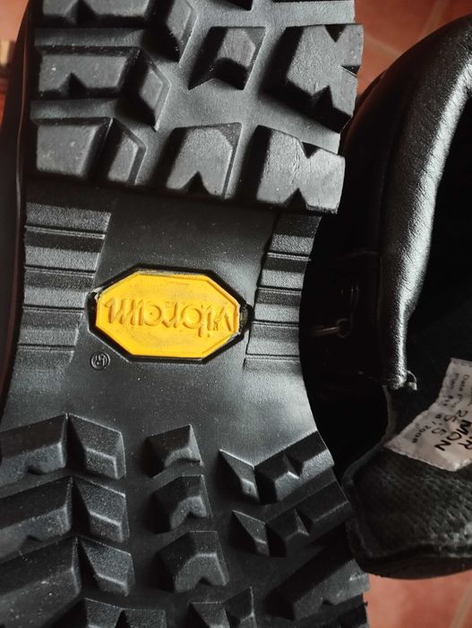 Buty wojskowe z membraną Vibram