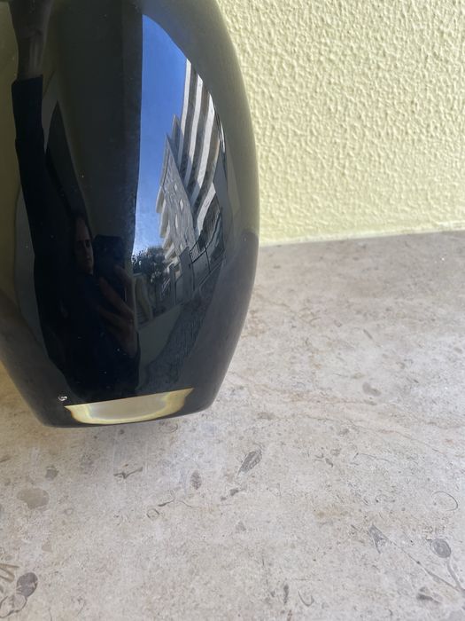 Conjunto de vaso e jarra em vidro (cor preto)