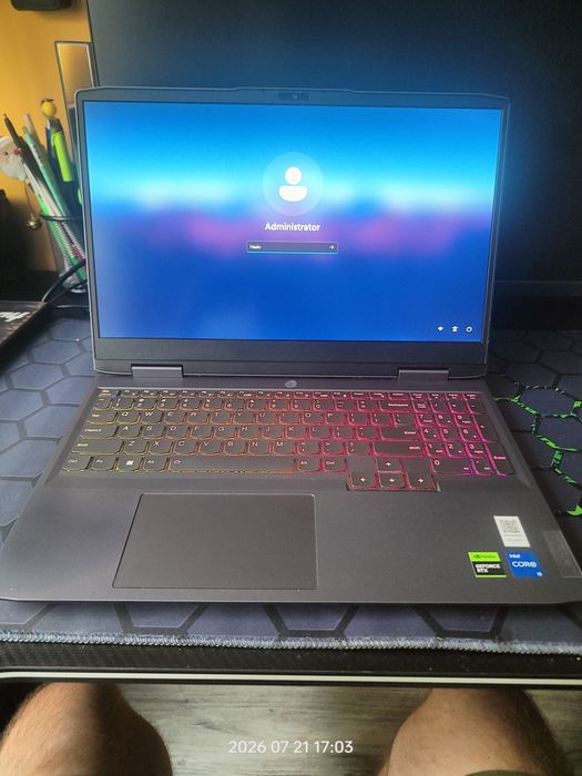 Laptop Lenovo LOQ 15IRH8 GeForce RTX 4050 6 GB , 16 GB ram .