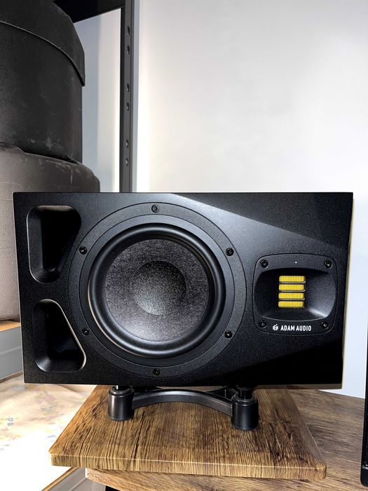 ADAM Audio A7V (Par) + IsoAcoustics ISO-155 | Estado Impecável